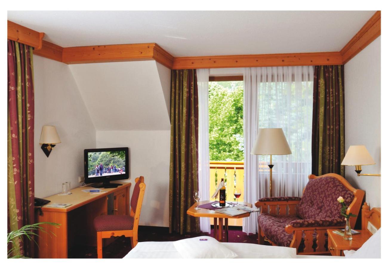 Parkhotel Zum Stern Oberaula Экстерьер фото